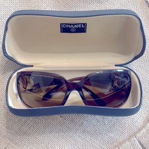 🕶 AUTHENTIC CHANEL Sunglasses 🕶 AND Case